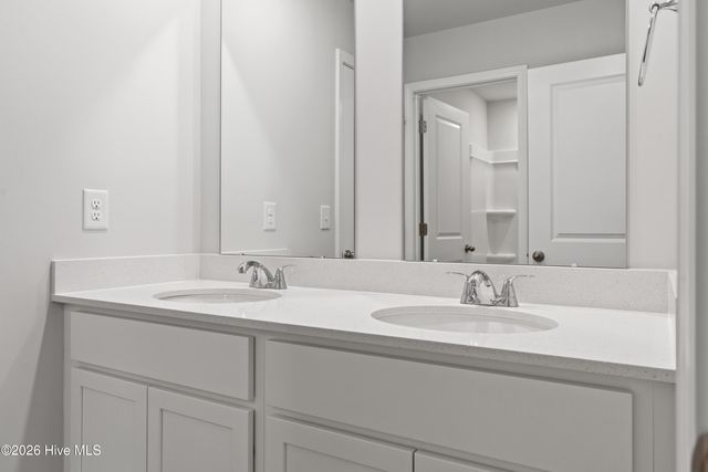 612 S Squires Run Lane, Richlands, NC 28574