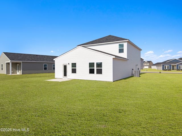 612 S Squires Run Lane, Richlands, NC 28574