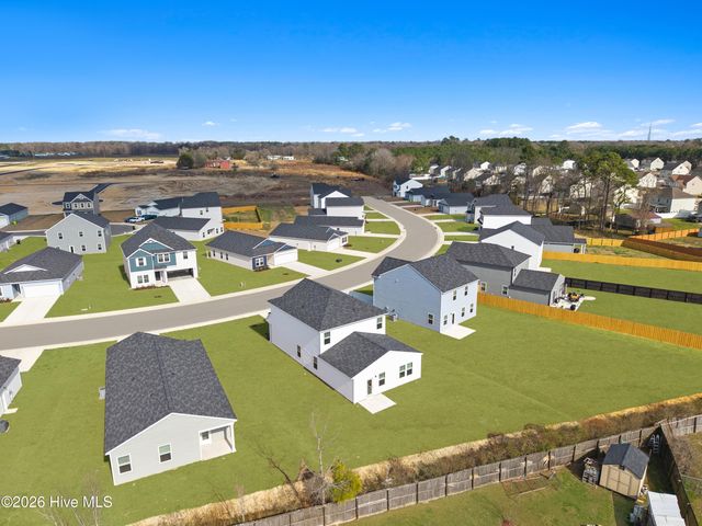 612 S Squires Run Lane, Richlands, NC 28574