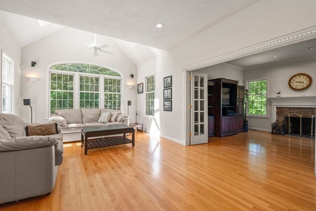 3 Cardinal Dr, Westwood, MA 02090