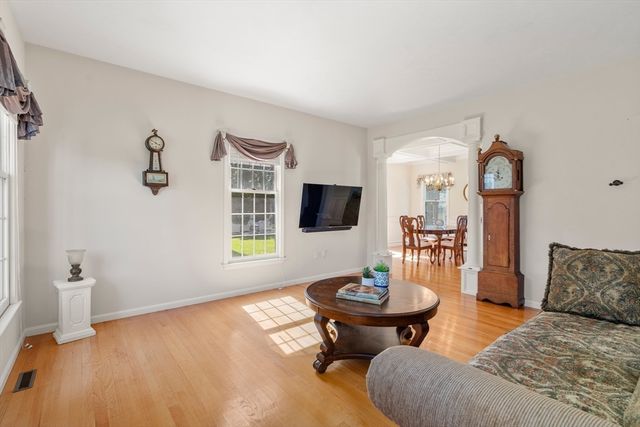 3 Cardinal Dr, Westwood, MA 02090