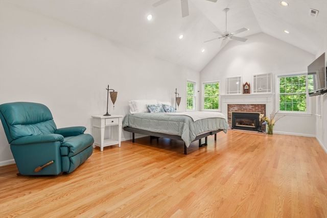 3 Cardinal Dr, Westwood, MA 02090