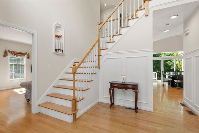 3 Cardinal Dr, Westwood, MA 02090
