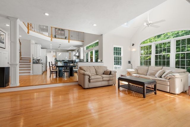 3 Cardinal Dr, Westwood, MA 02090