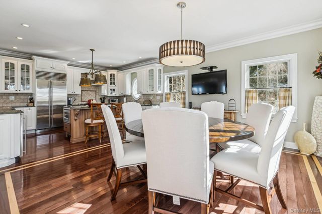 23 Meadow Lane, Westhampton Beach, NY 11978