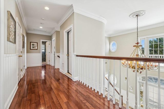 23 Meadow Lane, Westhampton Beach, NY 11978