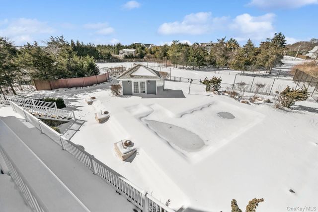 23 Meadow Lane, Westhampton Beach, NY 11978