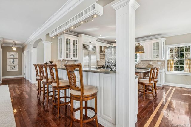 23 Meadow Lane, Westhampton Beach, NY 11978