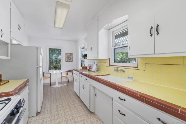 4719 Caroline Dr, San Diego, CA 92115
