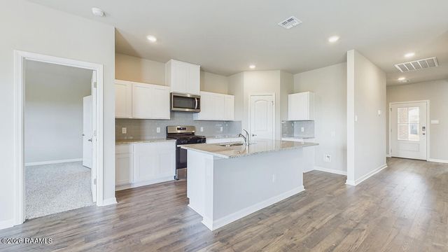 138 Lake Ridge Drive, Broussard, LA 70518