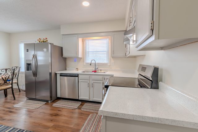 817 Hickory Hill Drive, Nicholasville, KY 40356