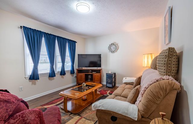 817 Hickory Hill Drive, Nicholasville, KY 40356