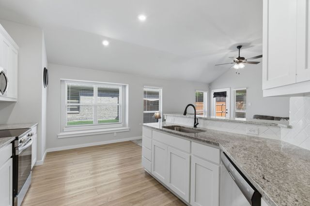 1106 Holly Street, Cleburne, TX 76033
