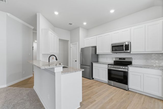 1106 Holly Street, Cleburne, TX 76033