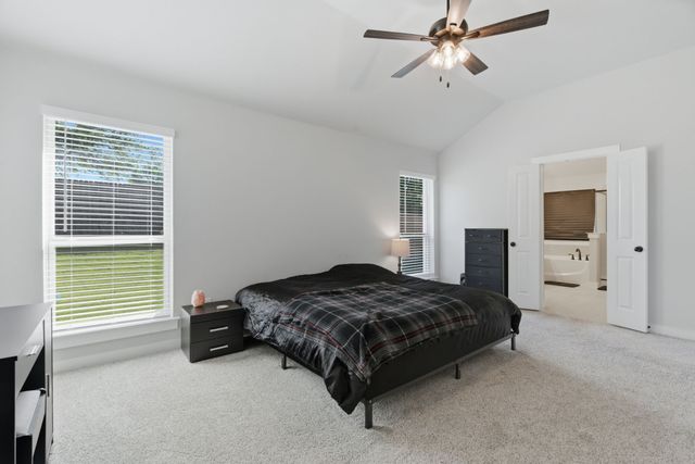 1106 Holly Street, Cleburne, TX 76033