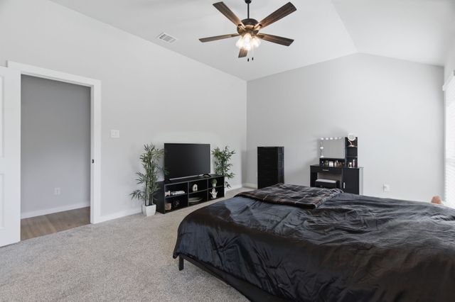 1106 Holly Street, Cleburne, TX 76033