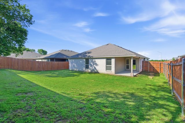 1106 Holly Street, Cleburne, TX 76033