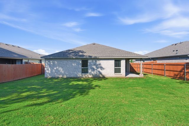 1106 Holly Street, Cleburne, TX 76033