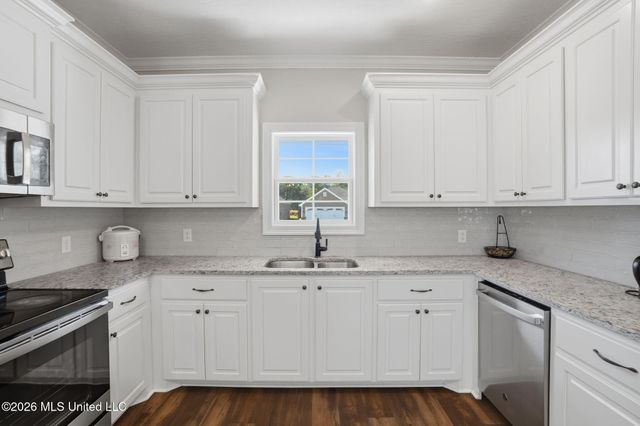 60 N Barnes Field Drive, Hattiesburg, MS 39402