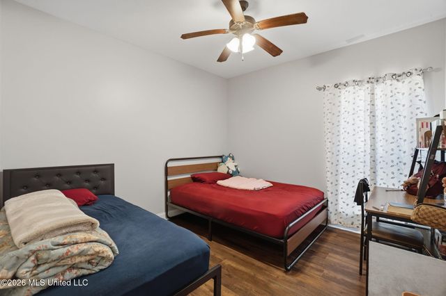 60 N Barnes Field Drive, Hattiesburg, MS 39402