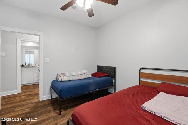 60 N Barnes Field Drive, Hattiesburg, MS 39402