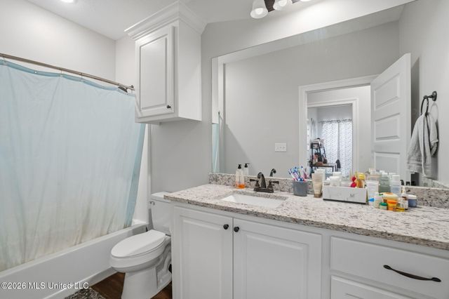 60 N Barnes Field Drive, Hattiesburg, MS 39402