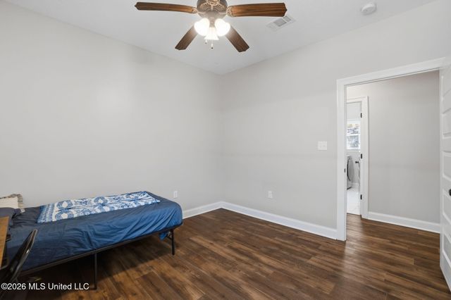 60 N Barnes Field Drive, Hattiesburg, MS 39402