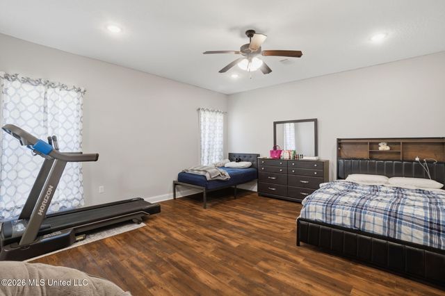 60 N Barnes Field Drive, Hattiesburg, MS 39402