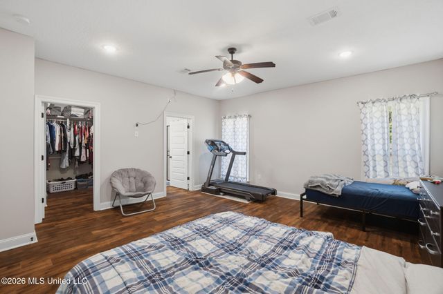 60 N Barnes Field Drive, Hattiesburg, MS 39402