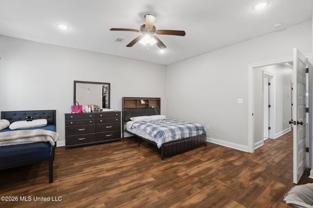 60 N Barnes Field Drive, Hattiesburg, MS 39402