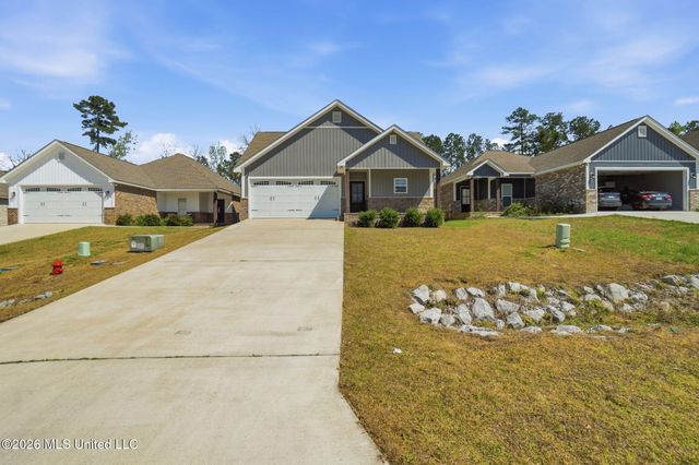 60 N Barnes Field Drive, Hattiesburg, MS 39402
