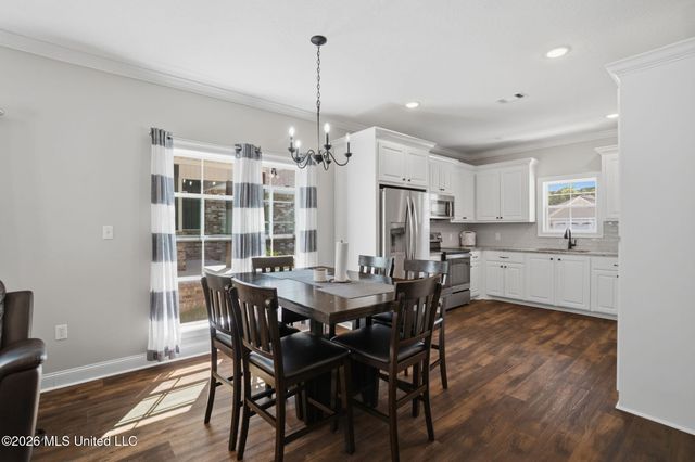 60 N Barnes Field Drive, Hattiesburg, MS 39402