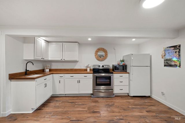 7816 E Victory Road, Nampa, ID 83687