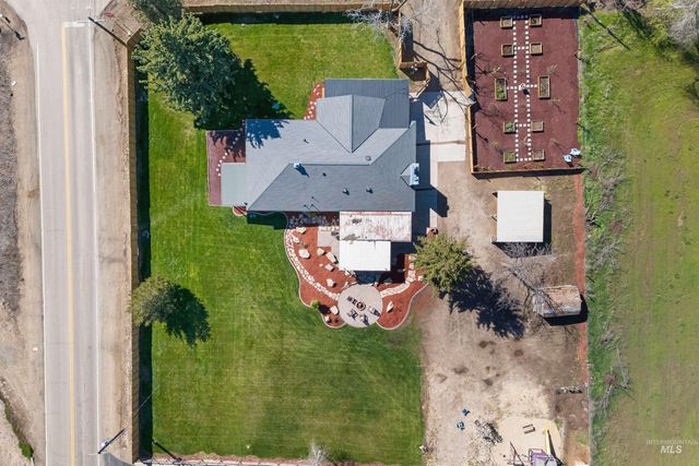 7816 E Victory Road, Nampa, ID 83687