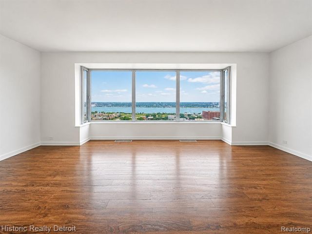 1300 E Lafayette 2102, Detroit, MI 48207