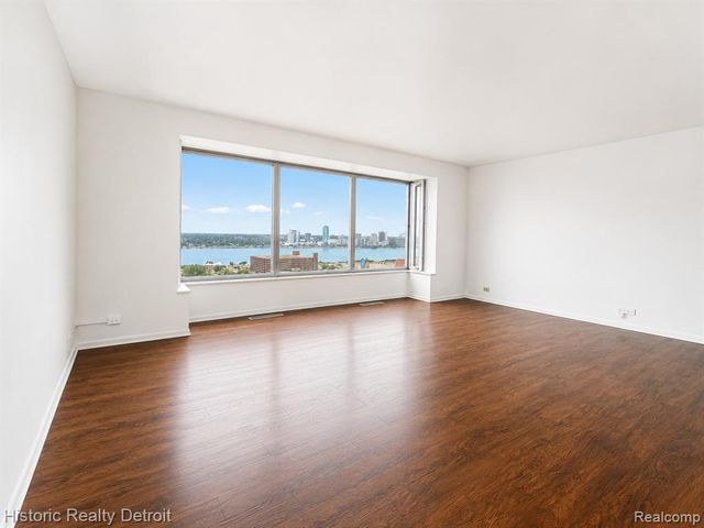 1300 E Lafayette 2102, Detroit, MI 48207
