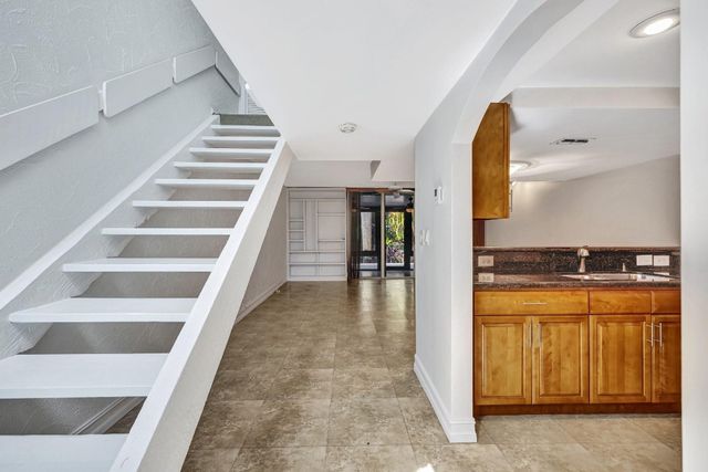 2017 N Dixie Highway, Wilton Manors, FL 33305