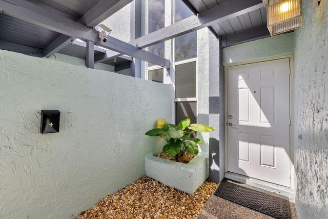 2017 N Dixie Highway, Wilton Manors, FL 33305