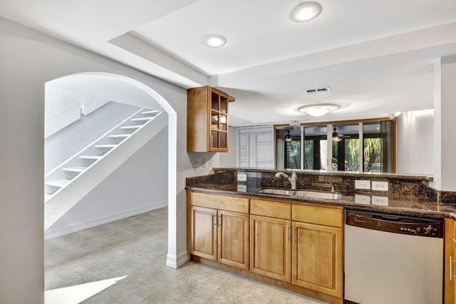 2017 N Dixie Highway, Wilton Manors, FL 33305