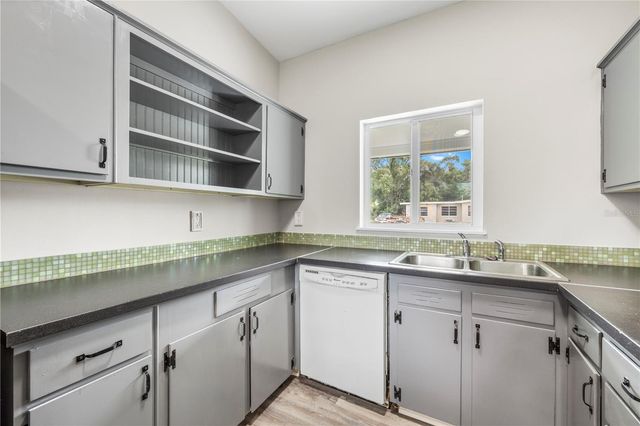 8616 SHIRLEY DRIVE, Temple Terrace, FL 33617