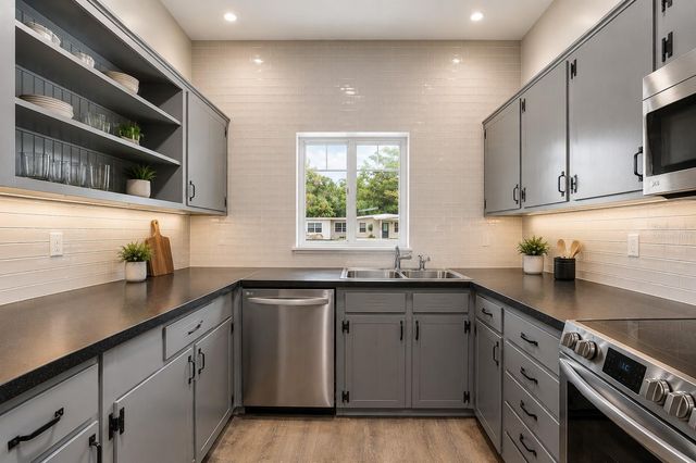8616 SHIRLEY DRIVE, Temple Terrace, FL 33617