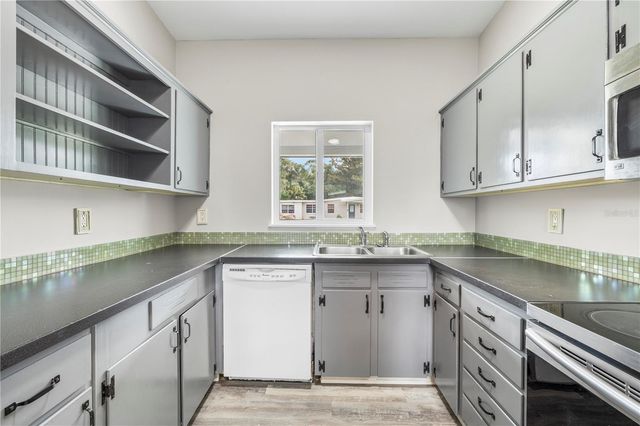 8616 SHIRLEY DRIVE, Temple Terrace, FL 33617