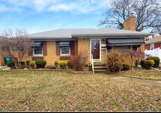 17619 Sprenger Avenue, Eastpointe, MI 48021