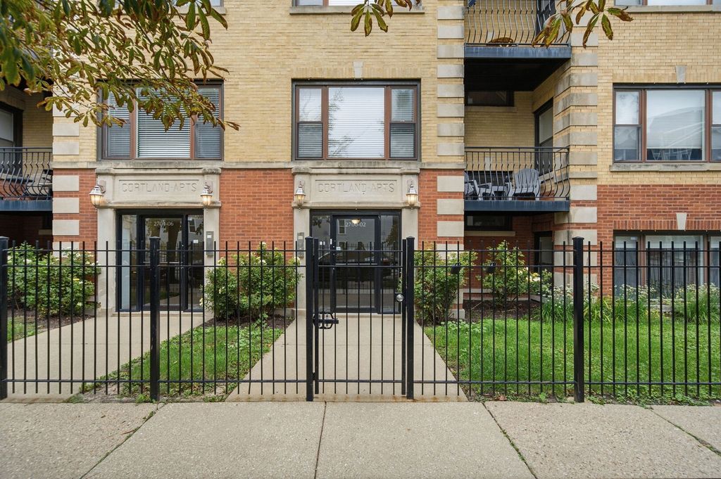 2700 W CORTLAND Avenue G, Chicago, IL 60647 — exterior