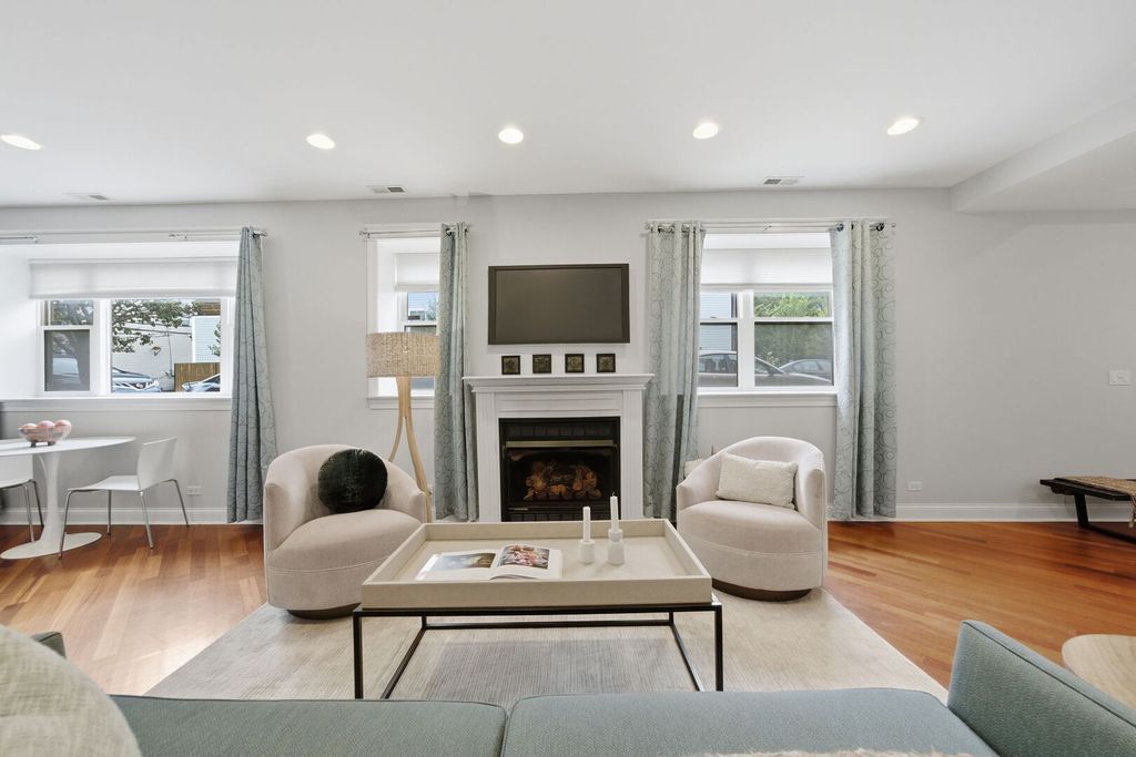 2700 W CORTLAND Avenue G, Chicago, IL 60647 — photo 2