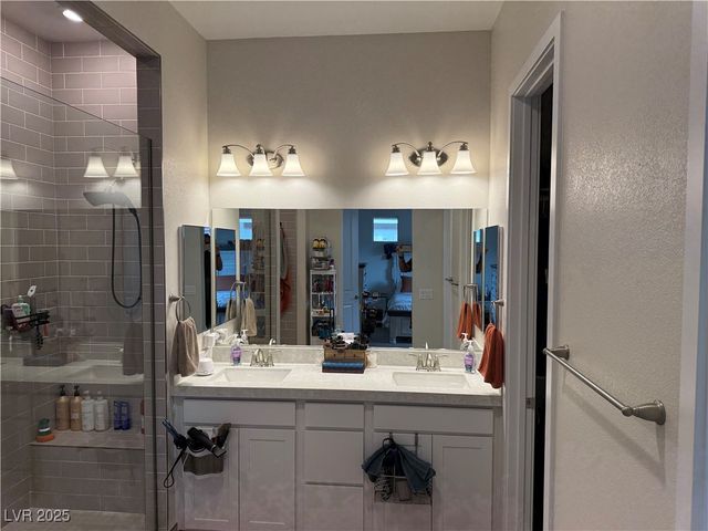 815 Eaton Falls Street, Henderson, NV 89011