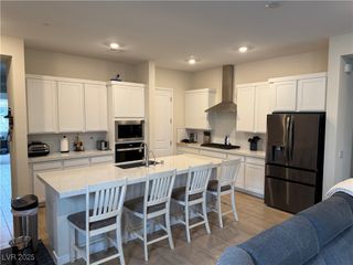 815 Eaton Falls Street, Henderson, NV 89011