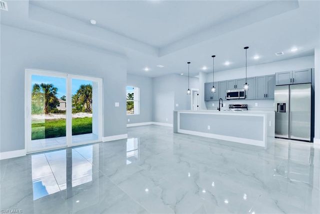 733 Cadis ST E, Lehigh Acres, FL 33974