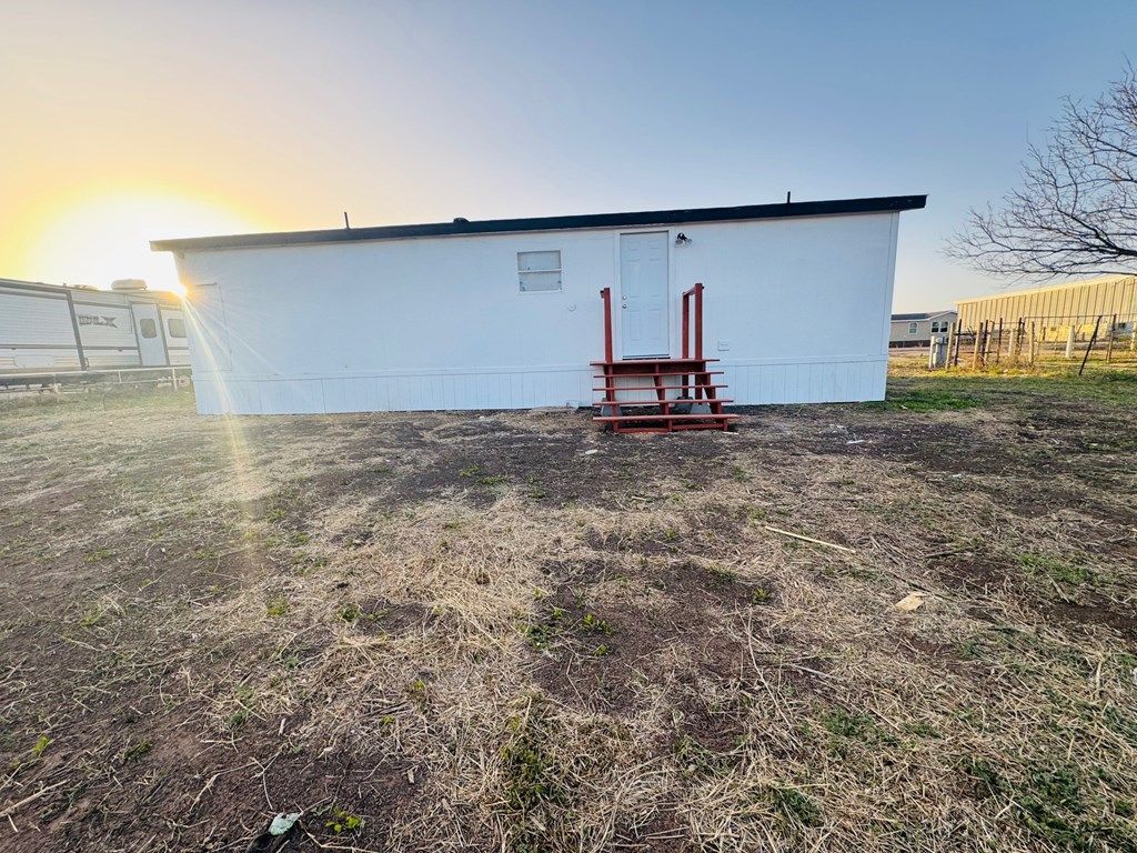 Image 18 of property listing at 10324 Front St, San Angelo, TX 76901