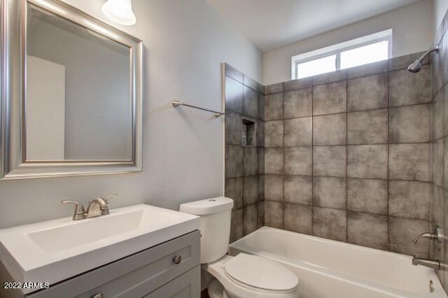 6353 W MISSION Lane, Glendale, AZ 85302